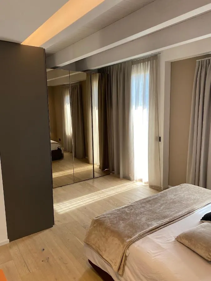 Suite Agli Archi Torri Del Benaco Italy